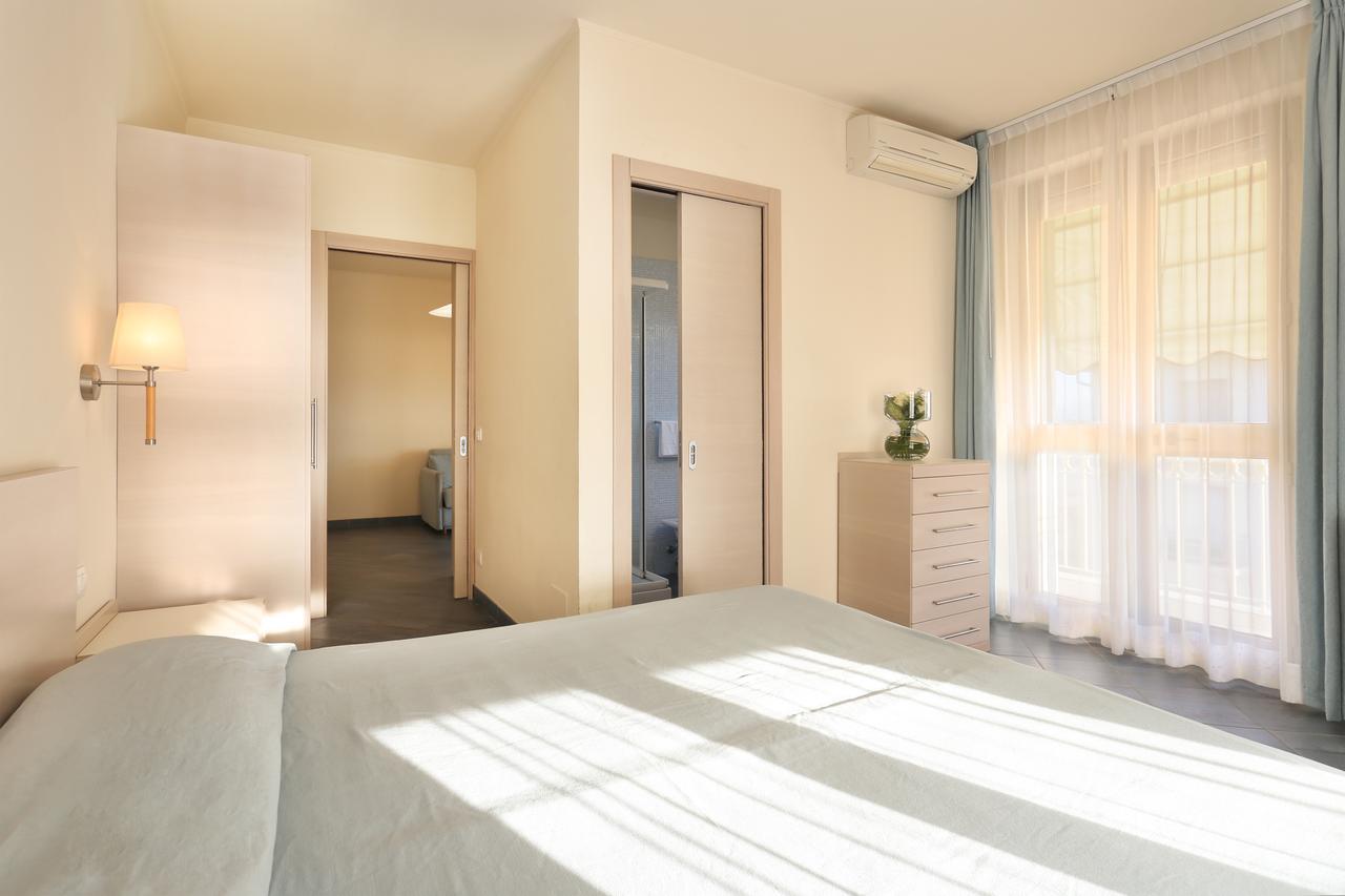 Hotel Brunella リド・ディ・カマイオーレ エクステリア 写真