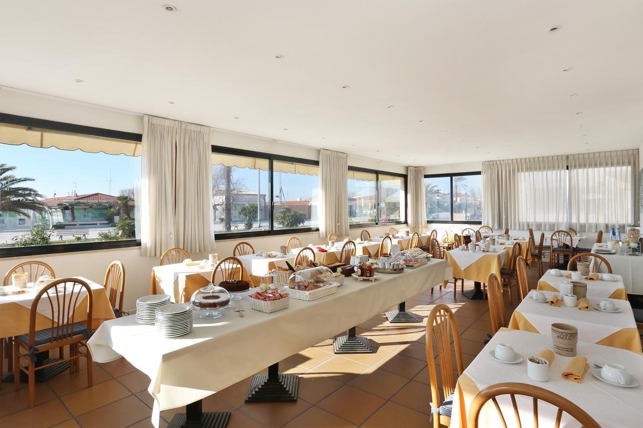 Hotel Brunella リド・ディ・カマイオーレ エクステリア 写真