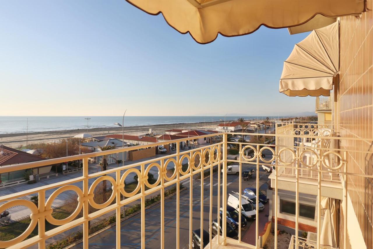 Hotel Brunella リド・ディ・カマイオーレ エクステリア 写真